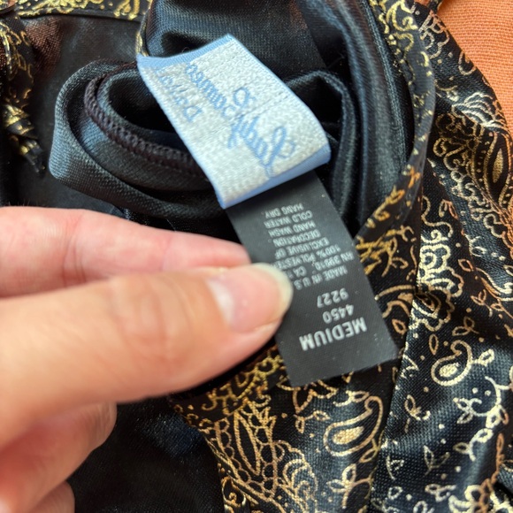 Vintage Black and Gold Paisley Chemise - Picture 10 of 11